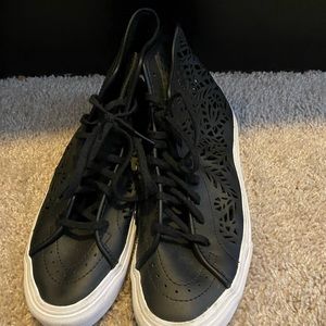 Black converse